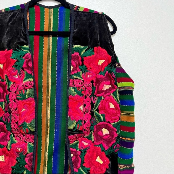 Colorful Embroidered Women's Vest - Picture 3 of 3